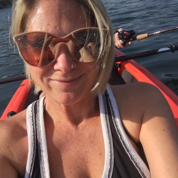 @threadsbykelly The Posh Librarian - Picture 6 of 8